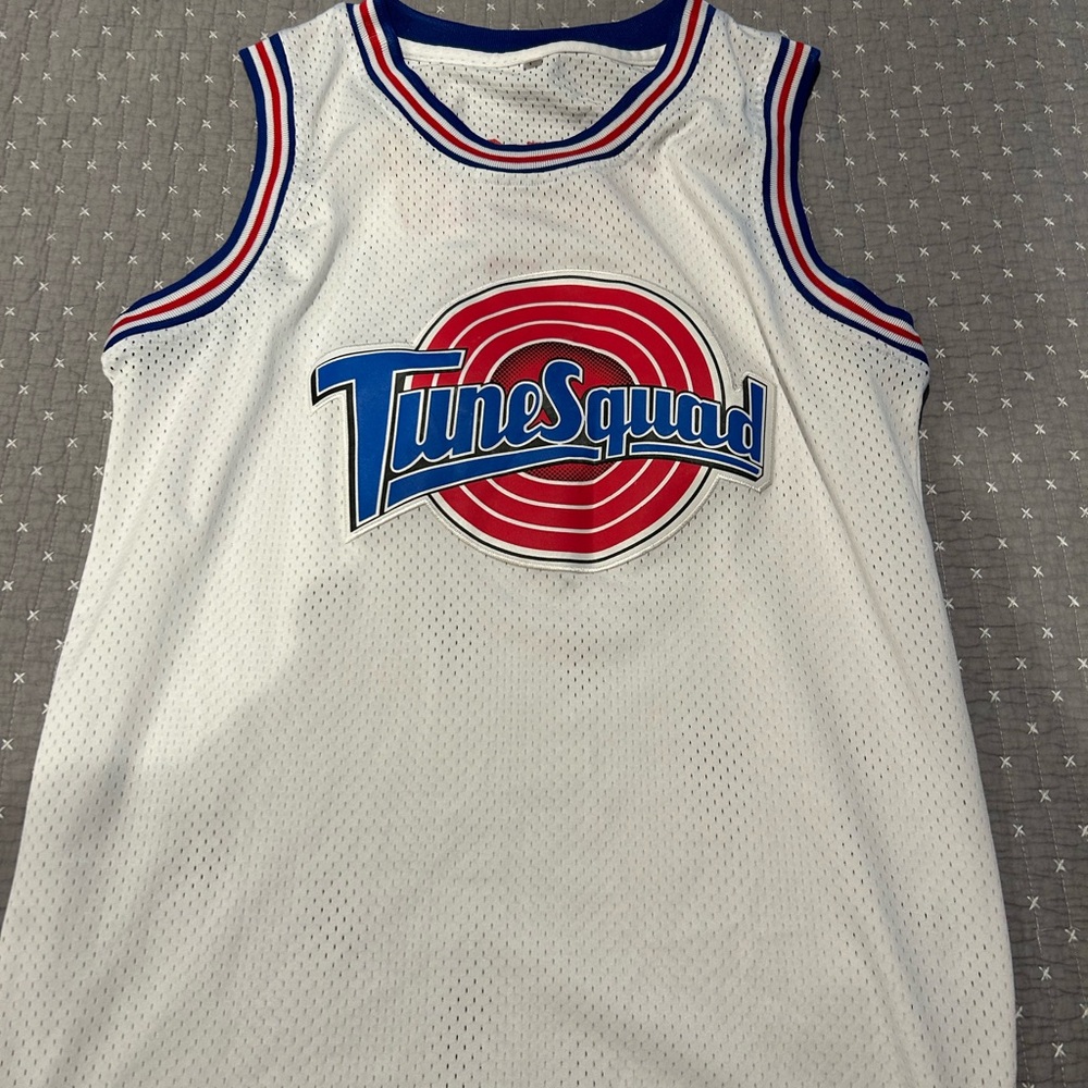 Tunesquad bugs bunny jersey